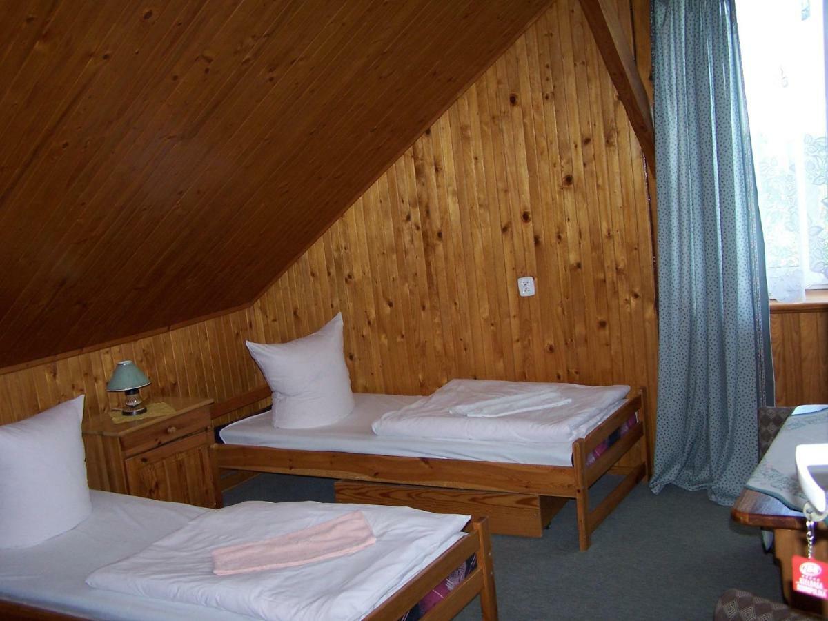 Agrohotelik-Gospodarstwo Agroturystyczne Mrągowo Esterno foto