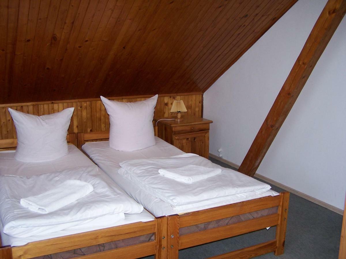 Agrohotelik-Gospodarstwo Agroturystyczne Mrągowo Esterno foto