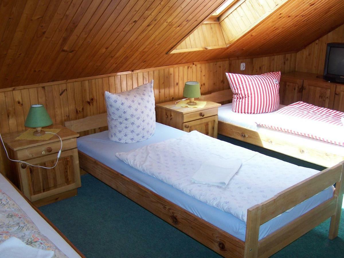 Agrohotelik-Gospodarstwo Agroturystyczne Mrągowo Esterno foto