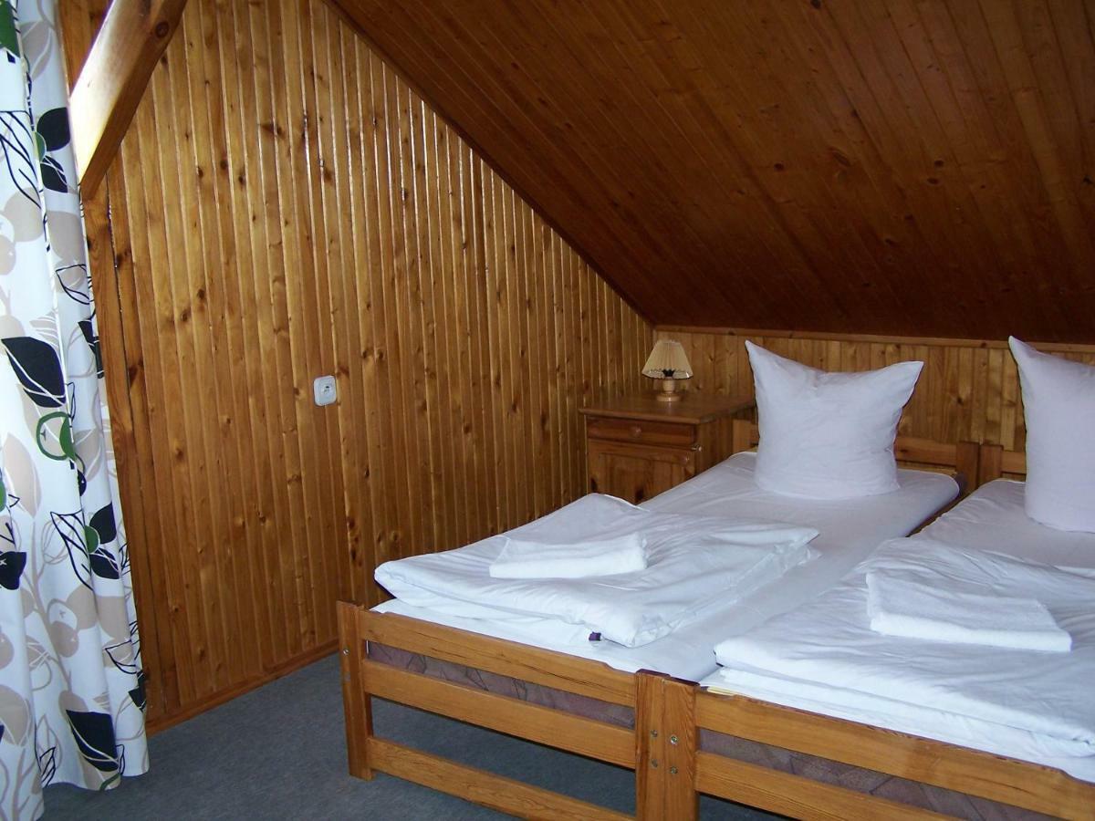 Agrohotelik-Gospodarstwo Agroturystyczne Mrągowo Esterno foto