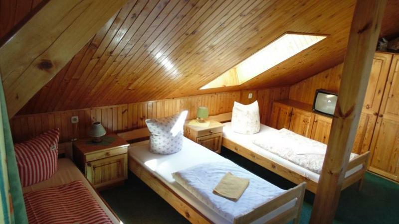 Agrohotelik-Gospodarstwo Agroturystyczne Mrągowo Esterno foto